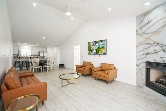 319 S Vestavia St Unit 0