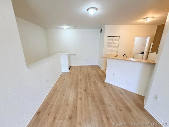 Photo - 1302 Belmont Ln Unit 1302