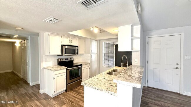 Photo - 1211 N Miller Rd