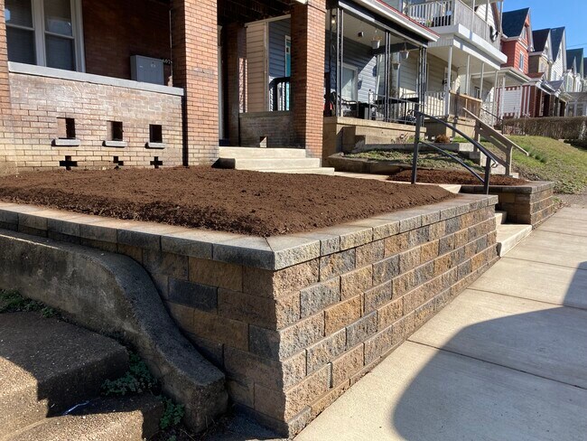 Photo - 607 E 14th Ave