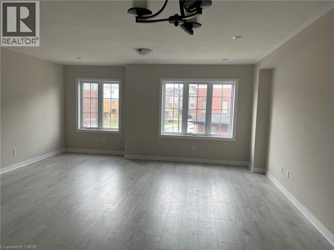 Photo - 311 Woolwich St