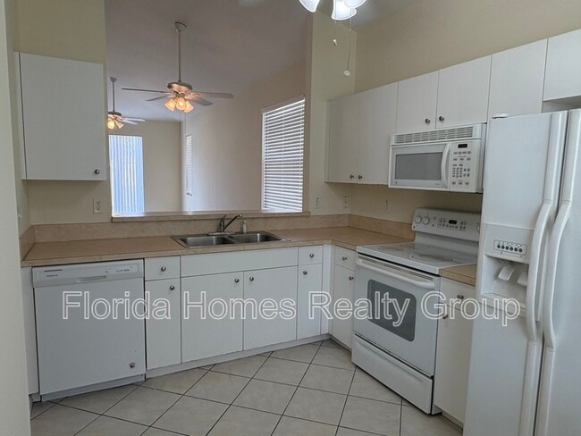 Building Photo - 3629 Pine Oak Cir Rental