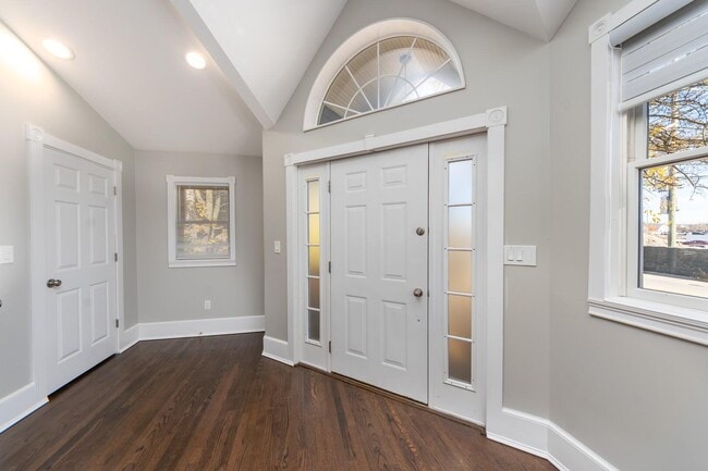 Photo - 270 S Center St