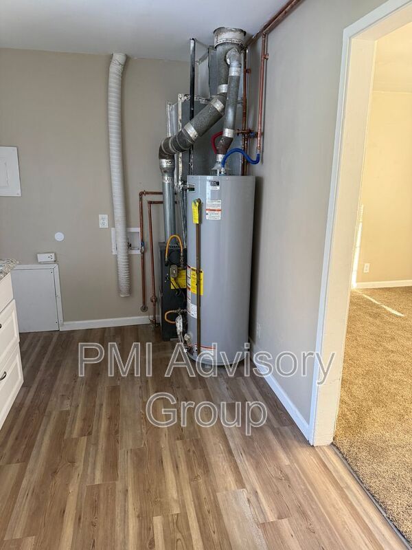 Photo - 216 SW Heights Rd