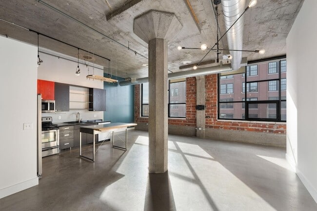 Photo - 718 N Washington Ave