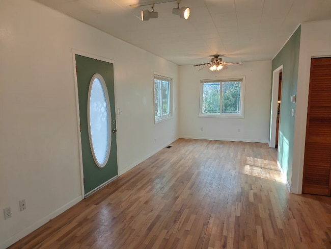 Photo - 405 NW Lewisburg Ave