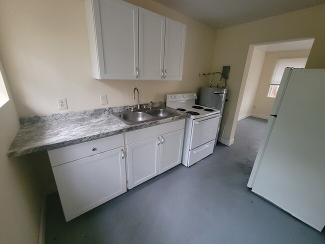 Photo - Pursley Court Apartments