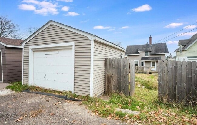 Photo - 4333 W 8th St