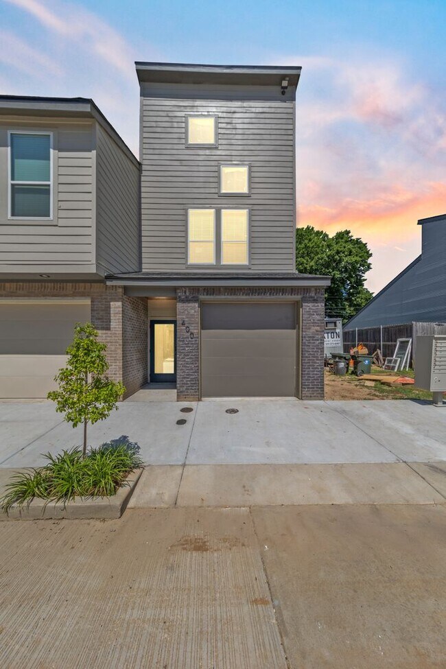 Enclave 2 Bed 2.5 Bath - Enclave 2 Bed 2.5 Bath Townhome