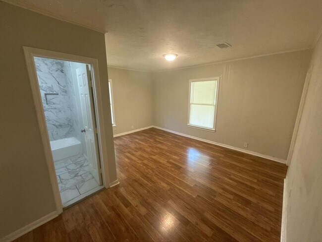 4195 Chaison Ave Unit 4195 Chaison Ave