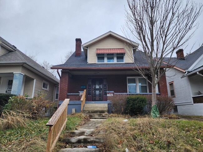 House w/finished basement! - House w/finished basement!