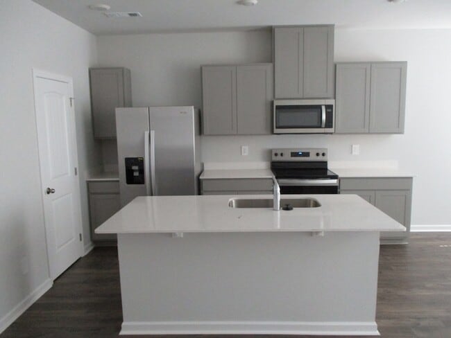 Photo - 515 Ferndale Pl