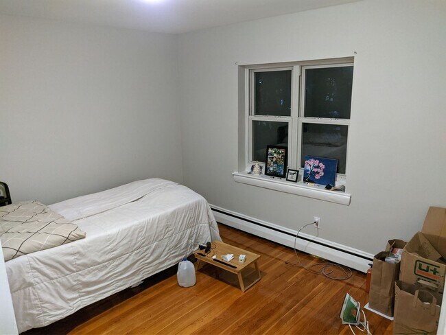 Photo - *AVAILABLE NOW* 2-Bed 1-Bath with Great Lo...