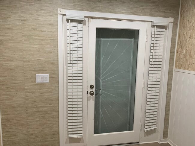 Entryway - 3520 Pansy Dr House