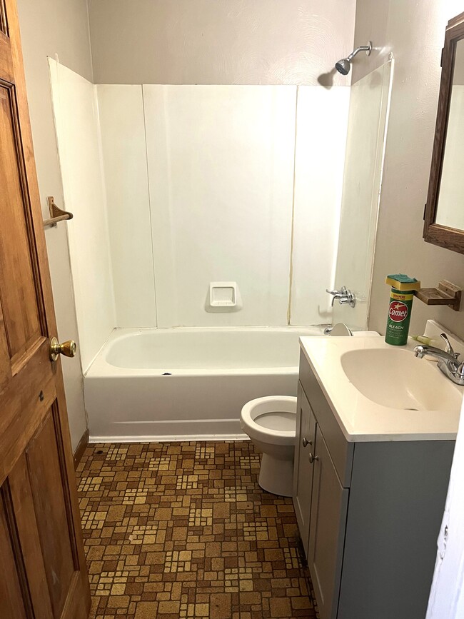 Photo - 501 E 7th St Unidad 2