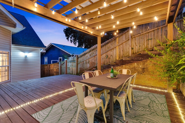 Photo - 523 Lytle St