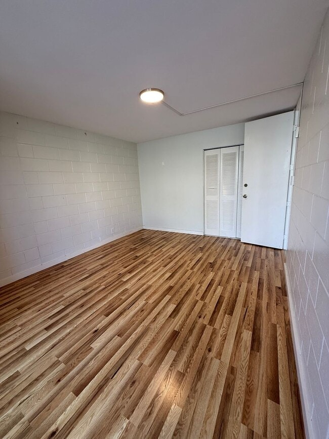 Photo - Victoria Towers #401 Unit 401