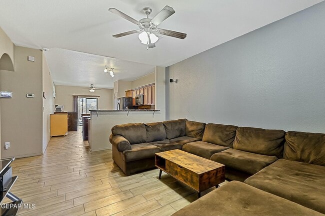 Photo - 13142 Saker Dr