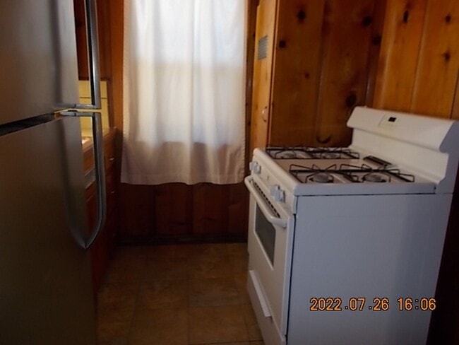 1421 1/2 El Rancho Dr