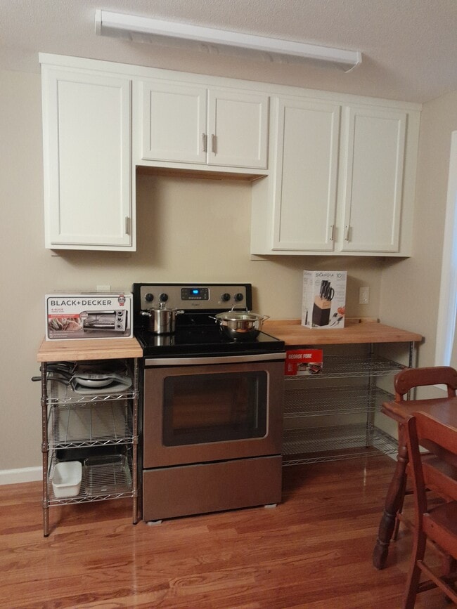 Photo - 26 Queensbury Dr