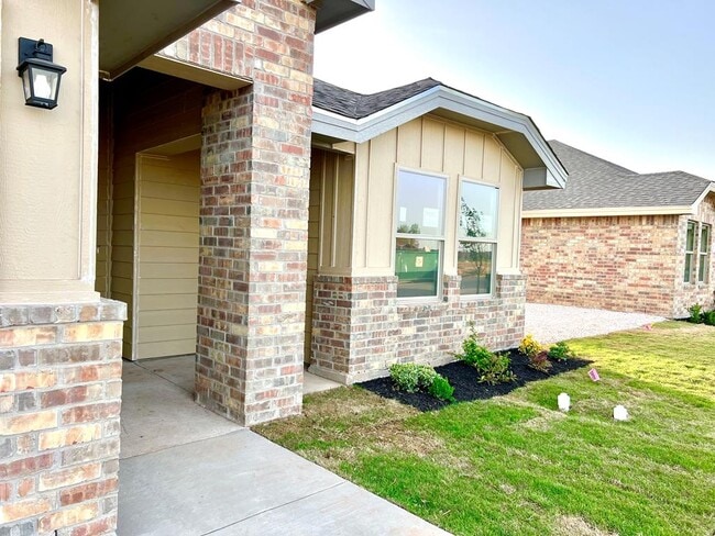 Building Photo - 2512 S County Rd