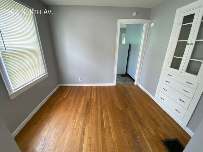 Photo - 108 S 8th Ave