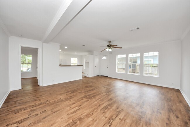 Photo - 6526 Carver Rd