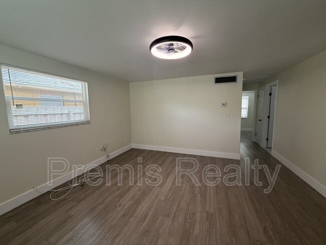 Photo - 2028 N Betty Ln