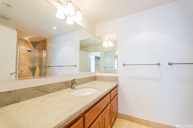 Photo - 1998 Broadway