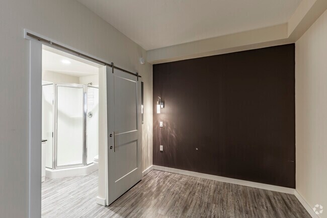 Studio - 266-495 SF