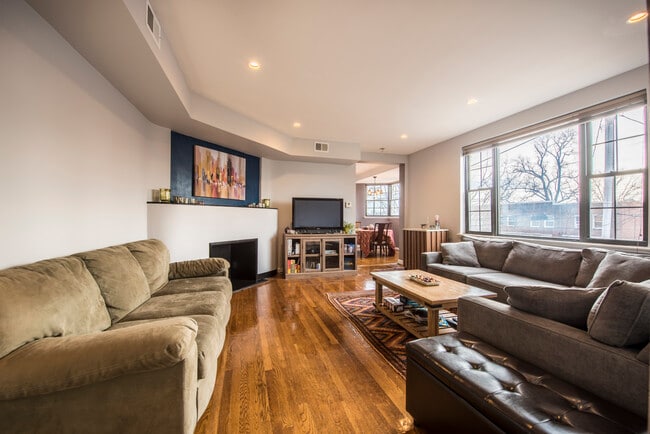 Building Photo - 433 Longfellow St. NW Unit 2