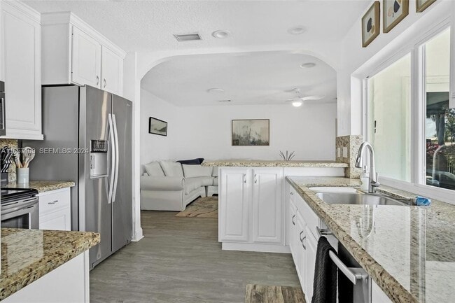 Building Photo - 5220 NE 26th Ave