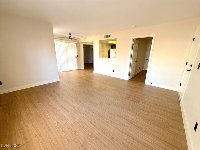 Photo - 6800 E Lake Mead Blvd Unidad 1013