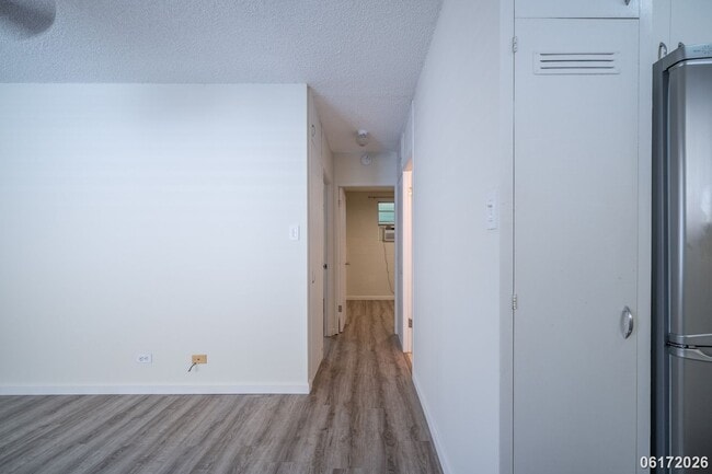 Photo - $2,100 / 2br - 2BED 1 BATH CONDO ON KAPIOLANI BLVD