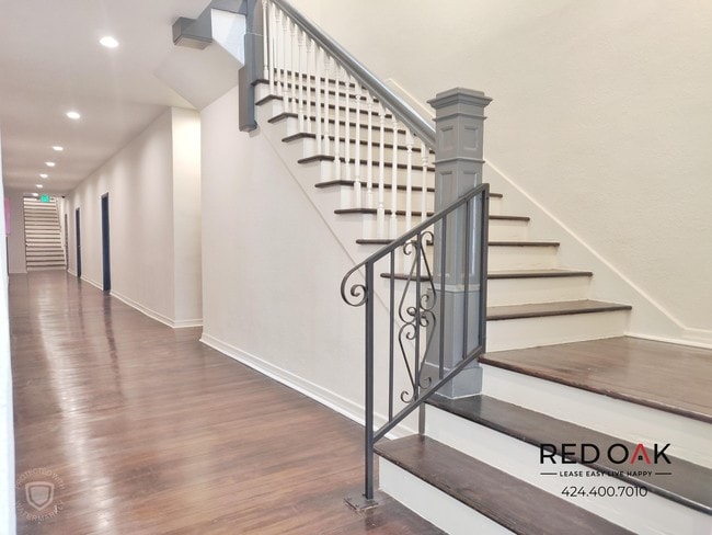 Photo - 1818 Whitley Ave Unidad 106