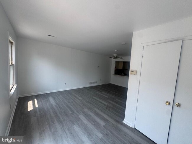 Photo - 1107 Van Buren Way