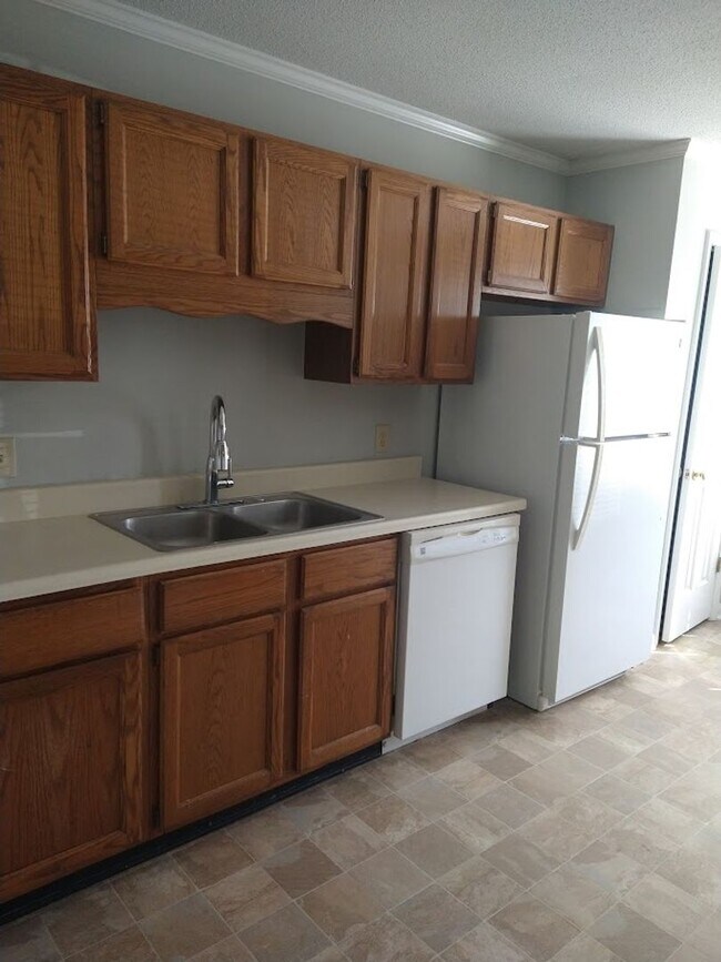 Photo - 2br/2.5ba, deck, no pets