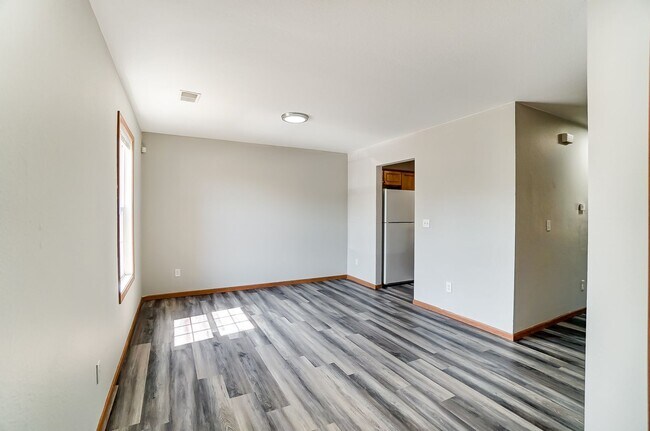 Photo - 1117 N Byrne Rd