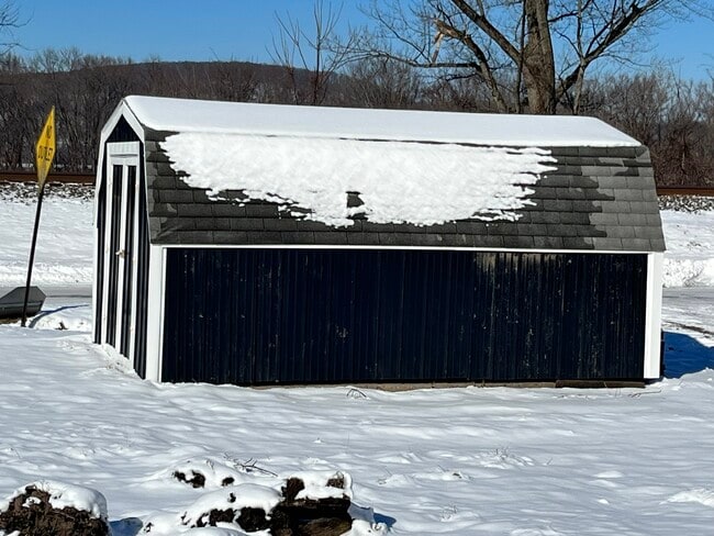 Photo - Herndon Blue House