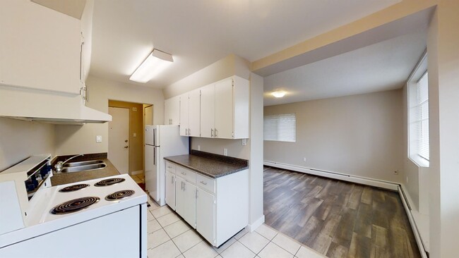 Photo - 9932-9105 105 Ave Unit 205