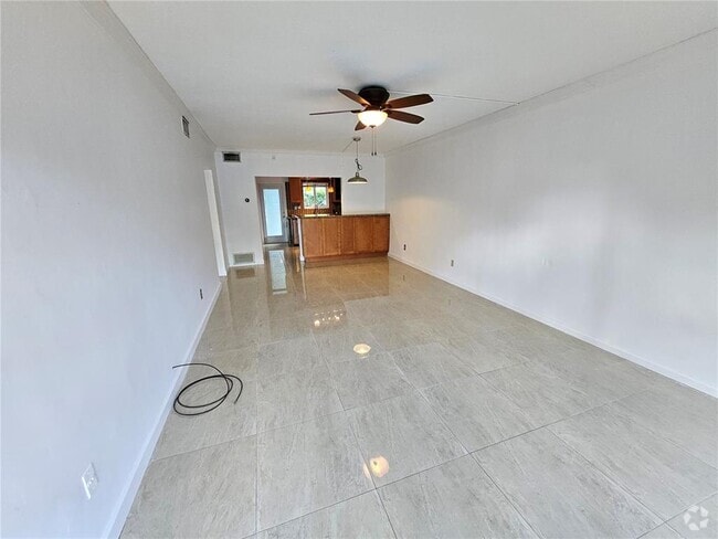 Building Photo - 733 NW 30th Ct Unit 3 Rental