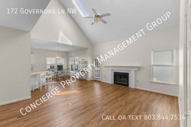Photo - 172 Governors Ln NW
