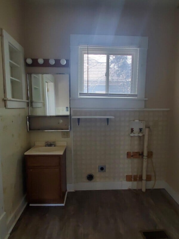 Photo - 204 E 11th Ave