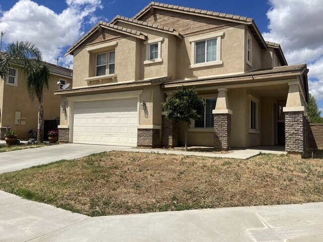 Building Photo - 37280 Parkway Dr