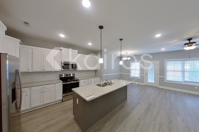 3705 Oak Leaf Wy