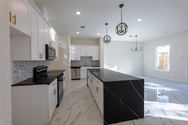 Photo - 5906 St Augustine St