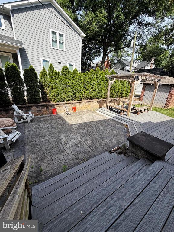 Photo - 109 W Maple St