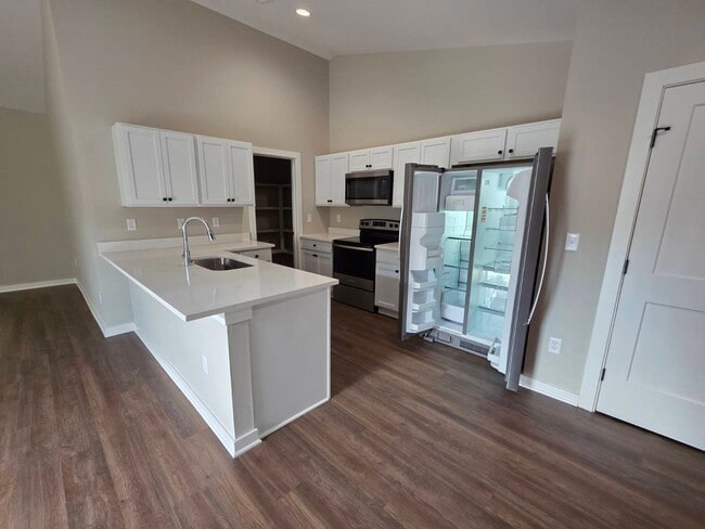 Photo - 1963 Cody Ln