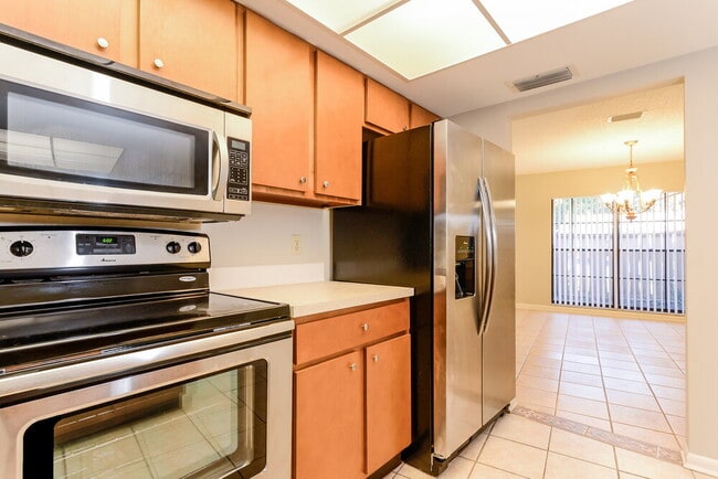 Photo - 16536 Lake Dr