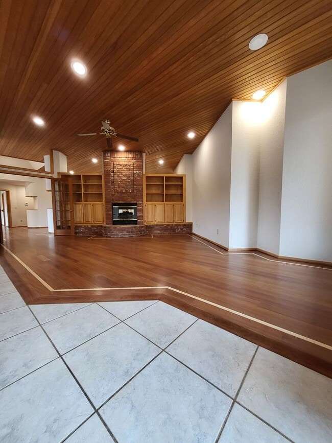 Photo - 604 Shadow Grove Ct